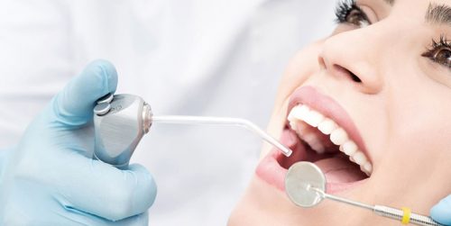 Saiba que procedimentos podem ser feitos no consultório através da Cirurgia Oral Menor